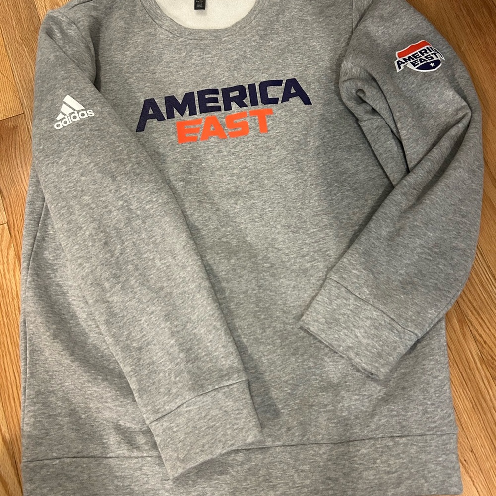 Adidas Gray Crewneck Sweater Classic Athletic Design